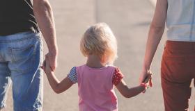 L’obligation d’entretien des enfants : existe-t-il un délai pour la réclamer ?